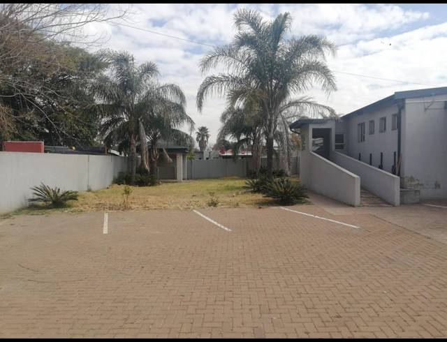 BUSINESS PROPERTY TO RENT IN NORTHMEAD